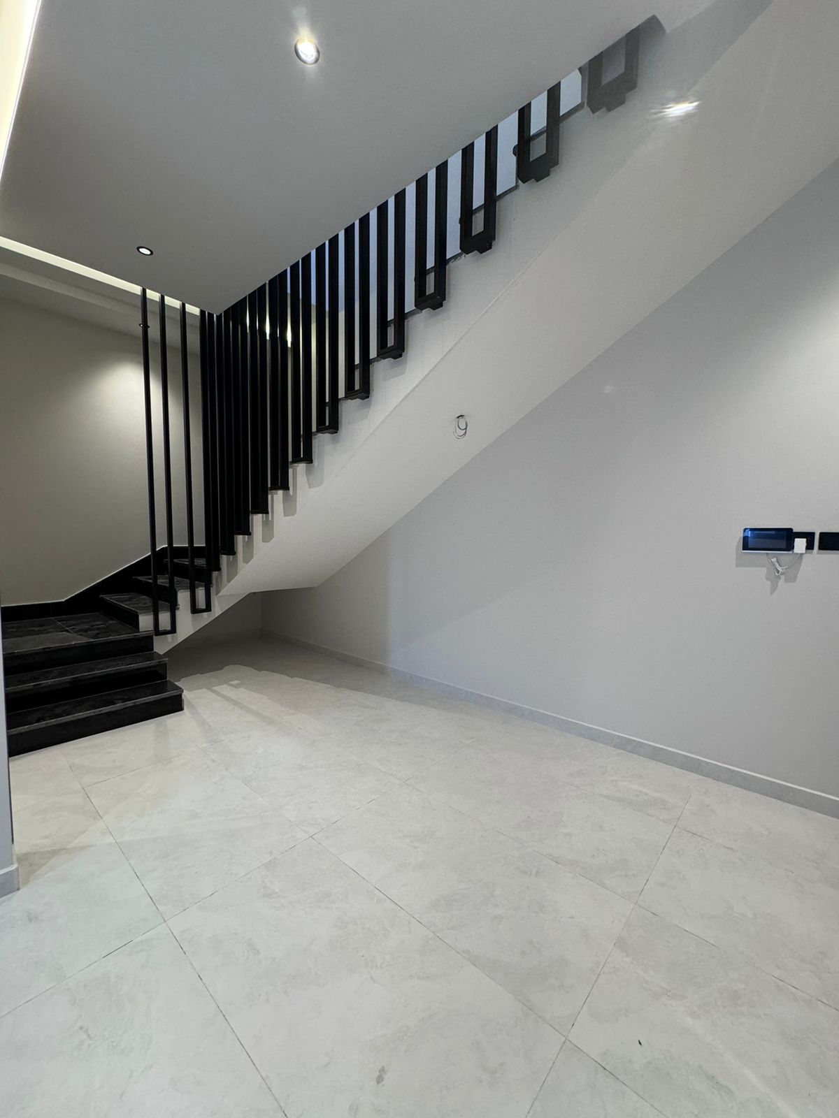 🏠 **For Rent: Two Apartments in a Duplex System (Townhouse)** 